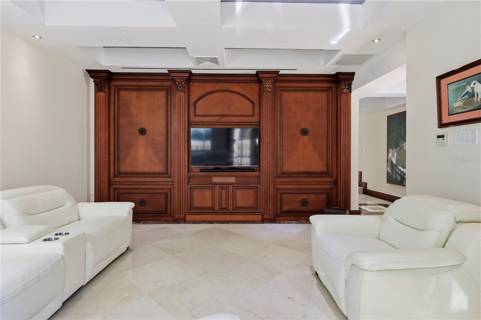 PR9117865 Property Photo