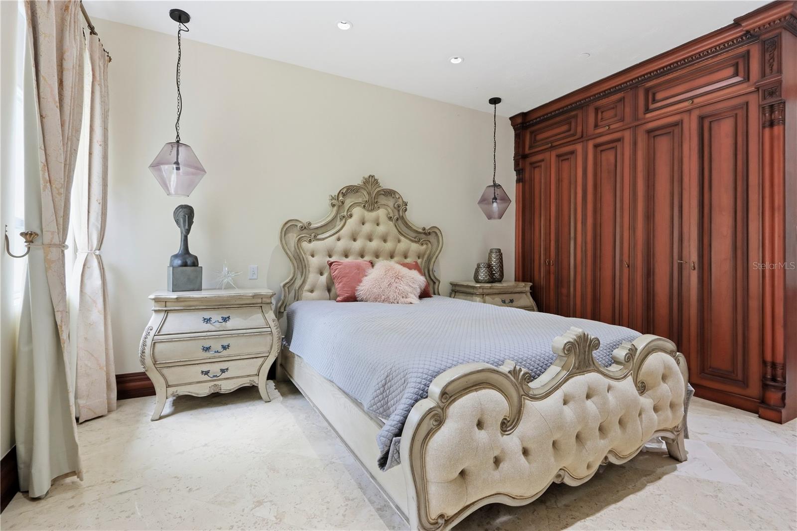 PR9117865 Property Photo