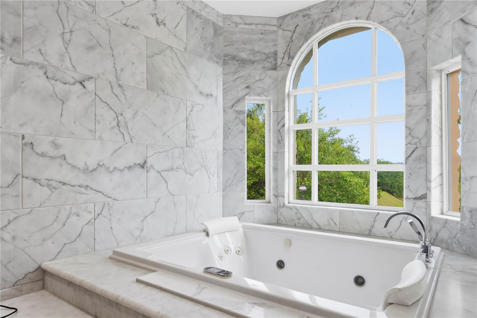 PR9117865 Property Photo