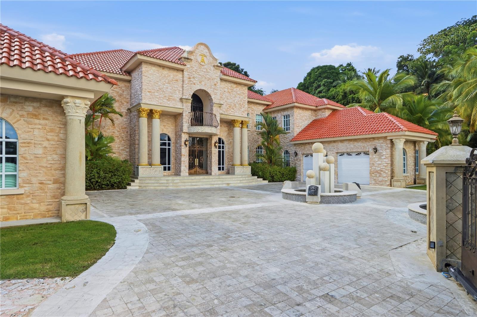 PR9117865 Property Photo