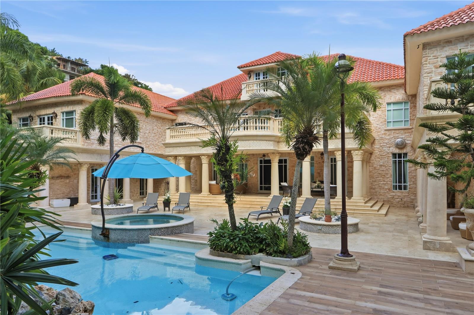 PR9117865 Property Photo