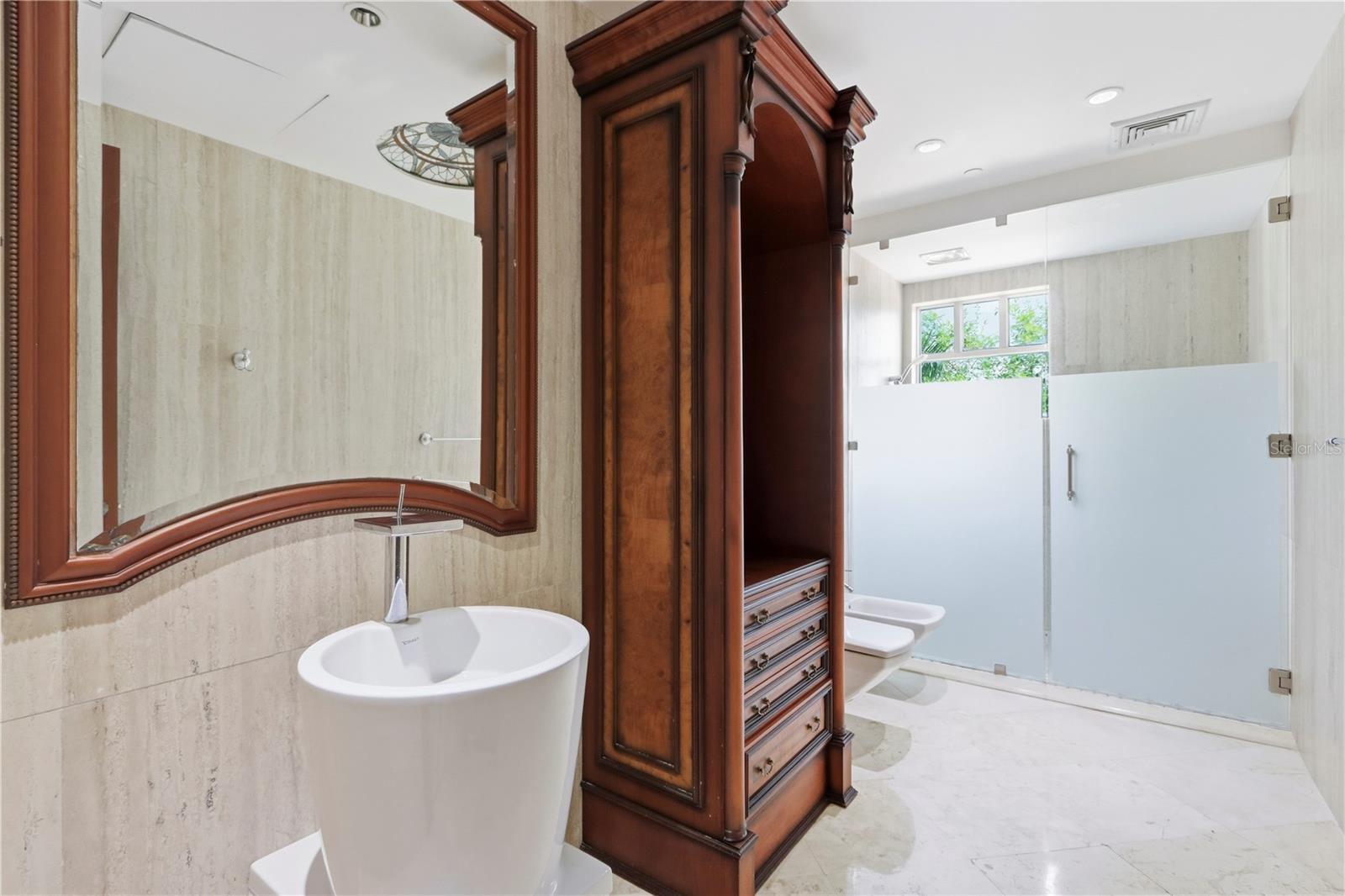 PR9117865 Property Photo