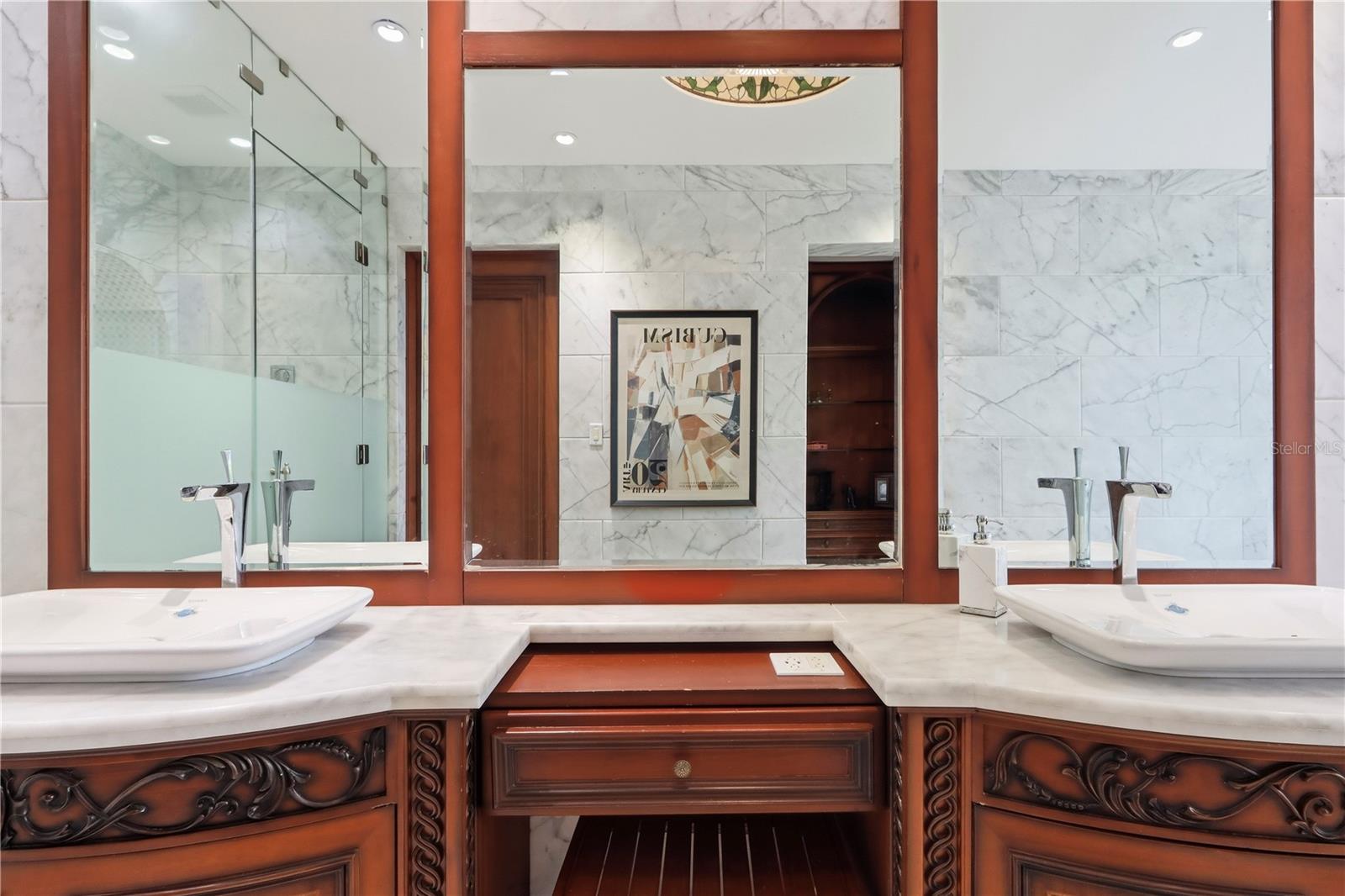 PR9117865 Property Photo