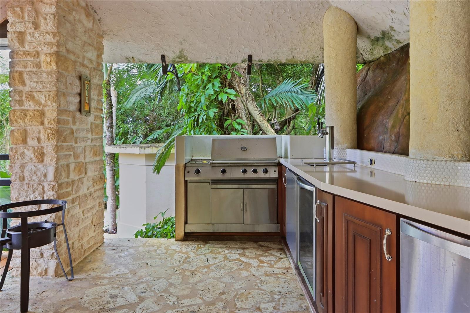 PR9117865 Property Photo