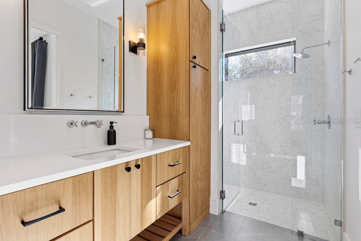 O6366095 Property Photo