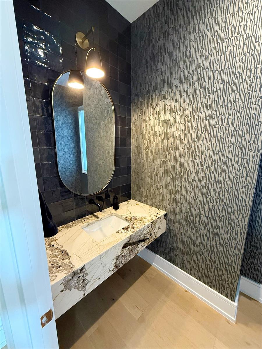 O6366095 Property Photo