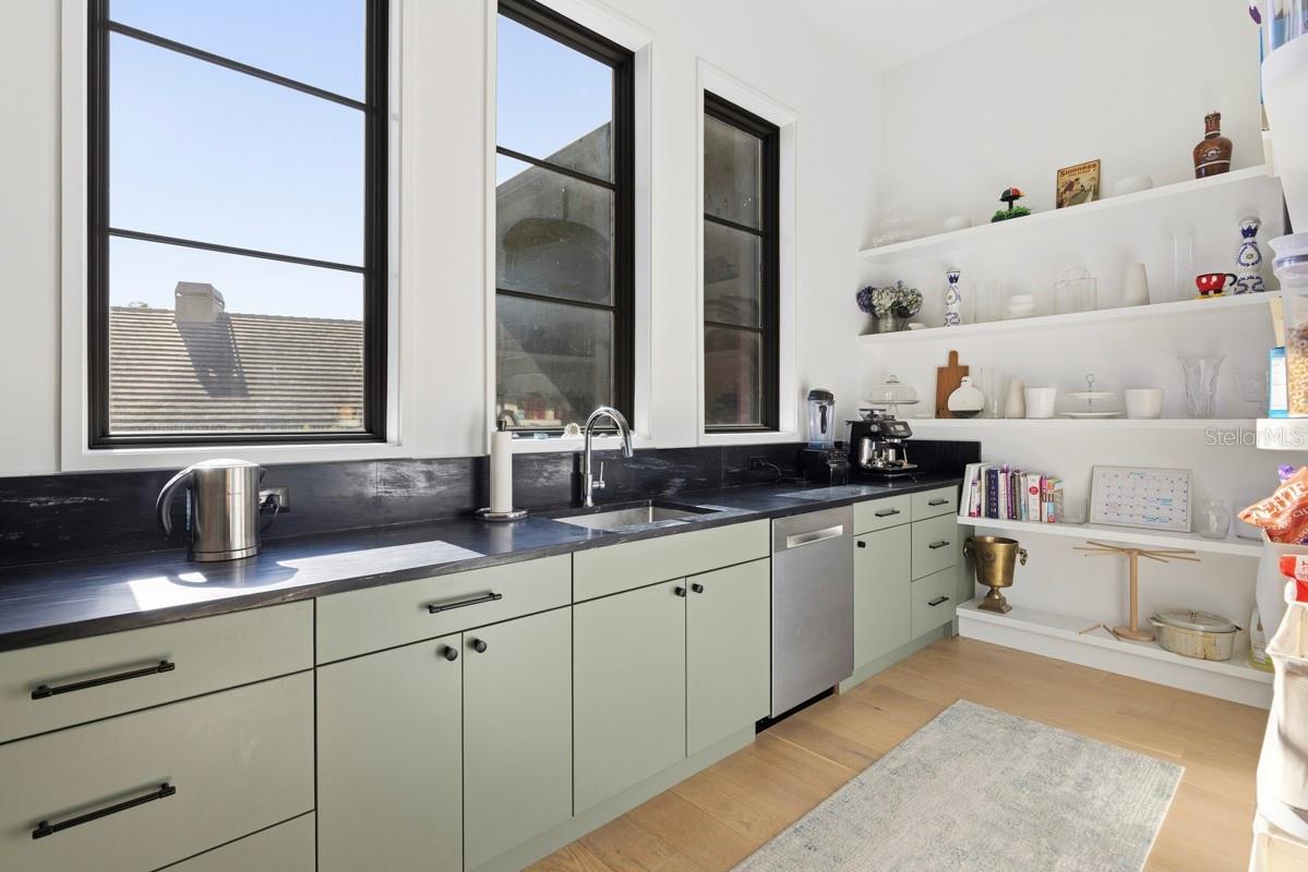 O6366095 Property Photo