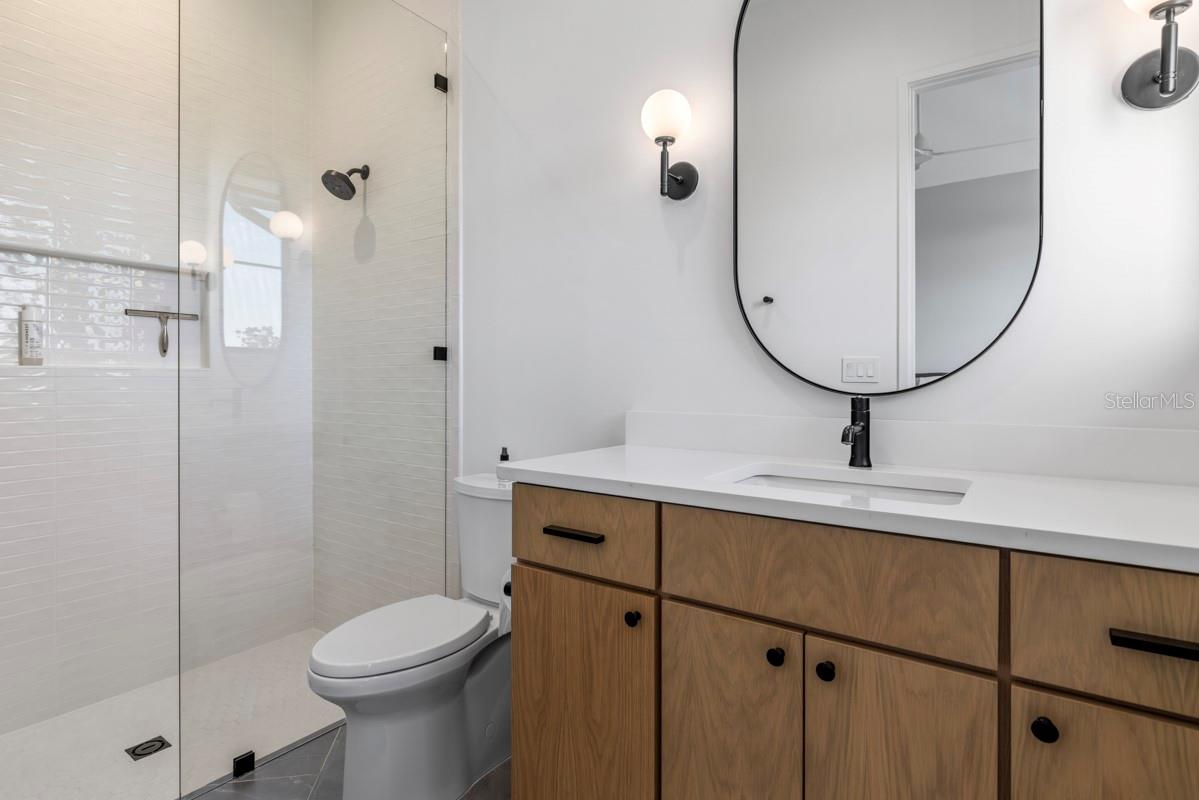 O6366095 Property Photo