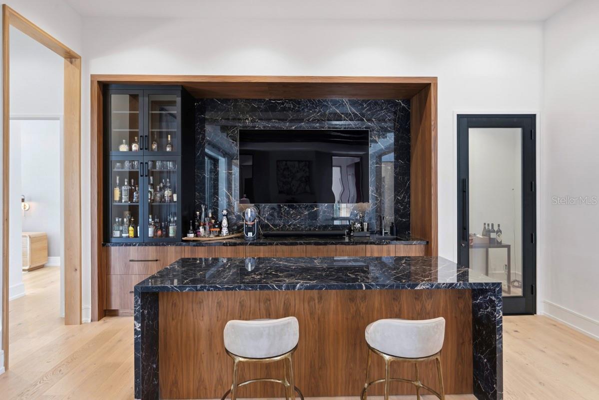 O6366095 Property Photo