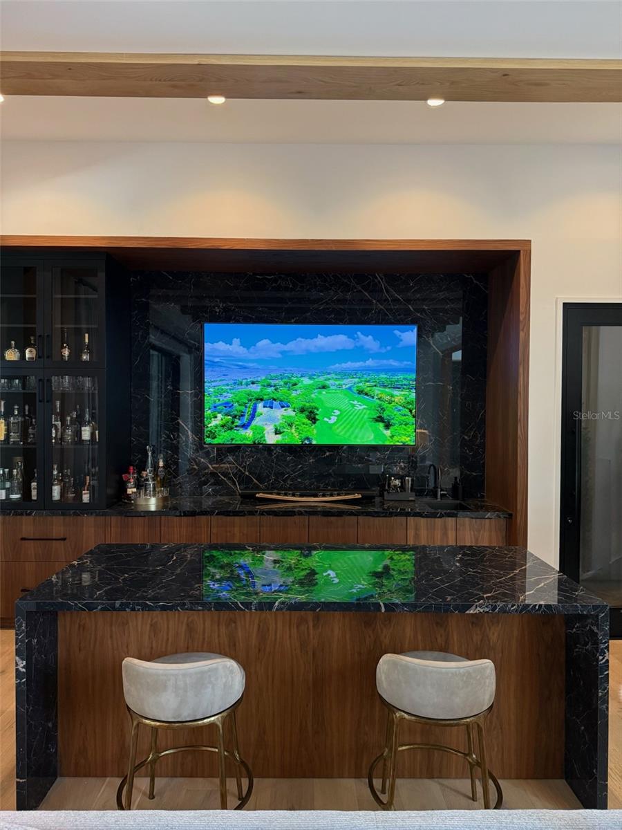 O6366095 Property Photo