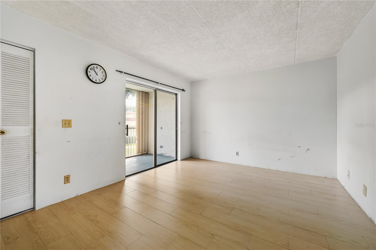 TB8454941 Property Photo