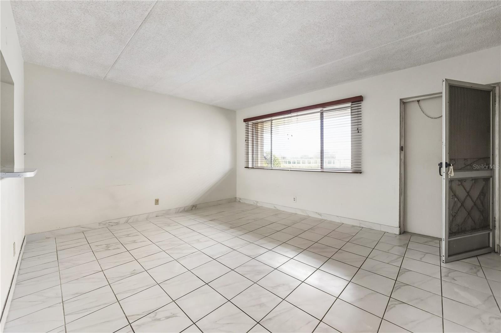 TB8454941 Property Photo