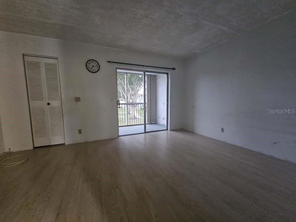 TB8454941 Property Photo