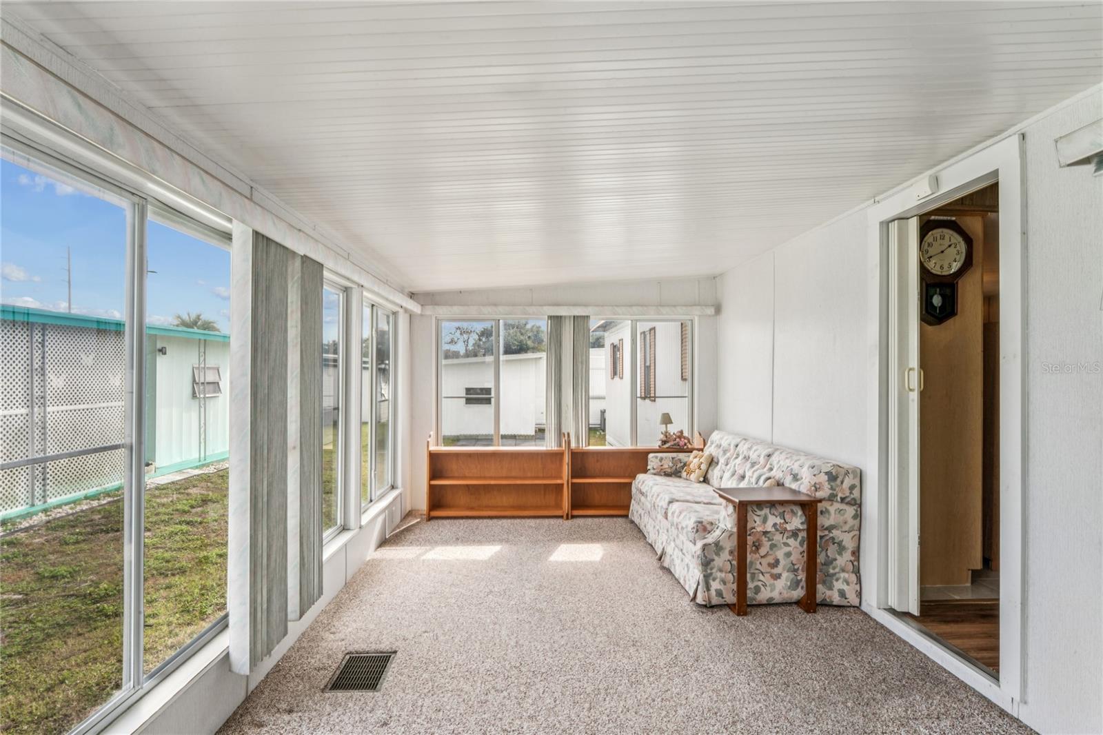 TB8454943 Property Photo