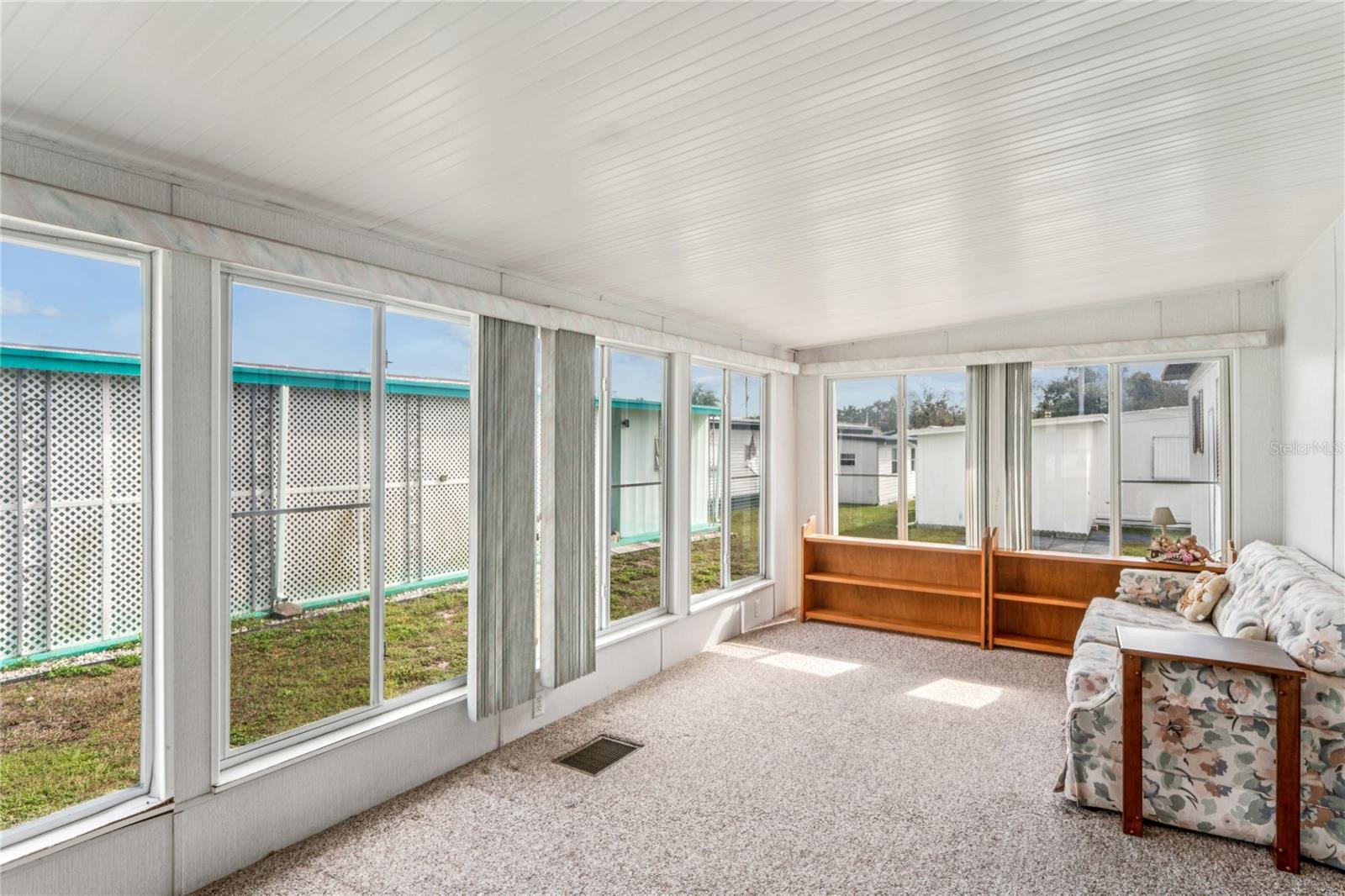 TB8454943 Property Photo