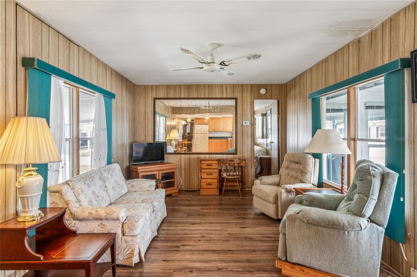 TB8454943 Property Photo