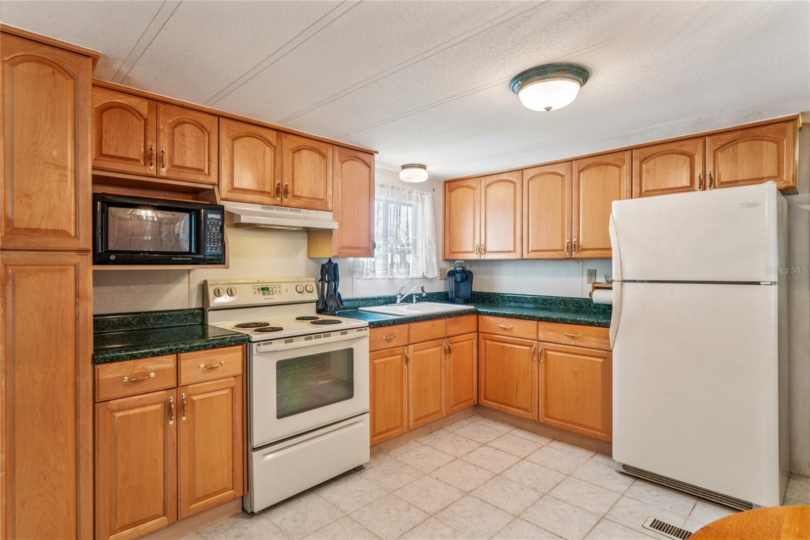 TB8454943 Property Photo