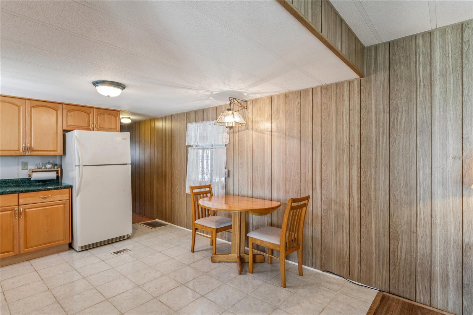 TB8454943 Property Photo