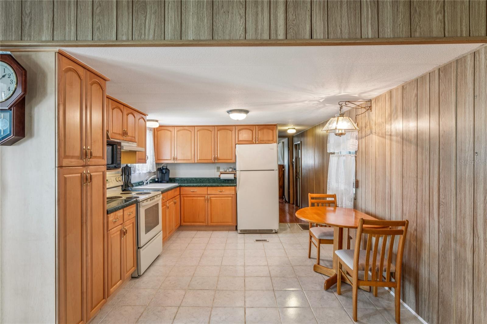 TB8454943 Property Photo