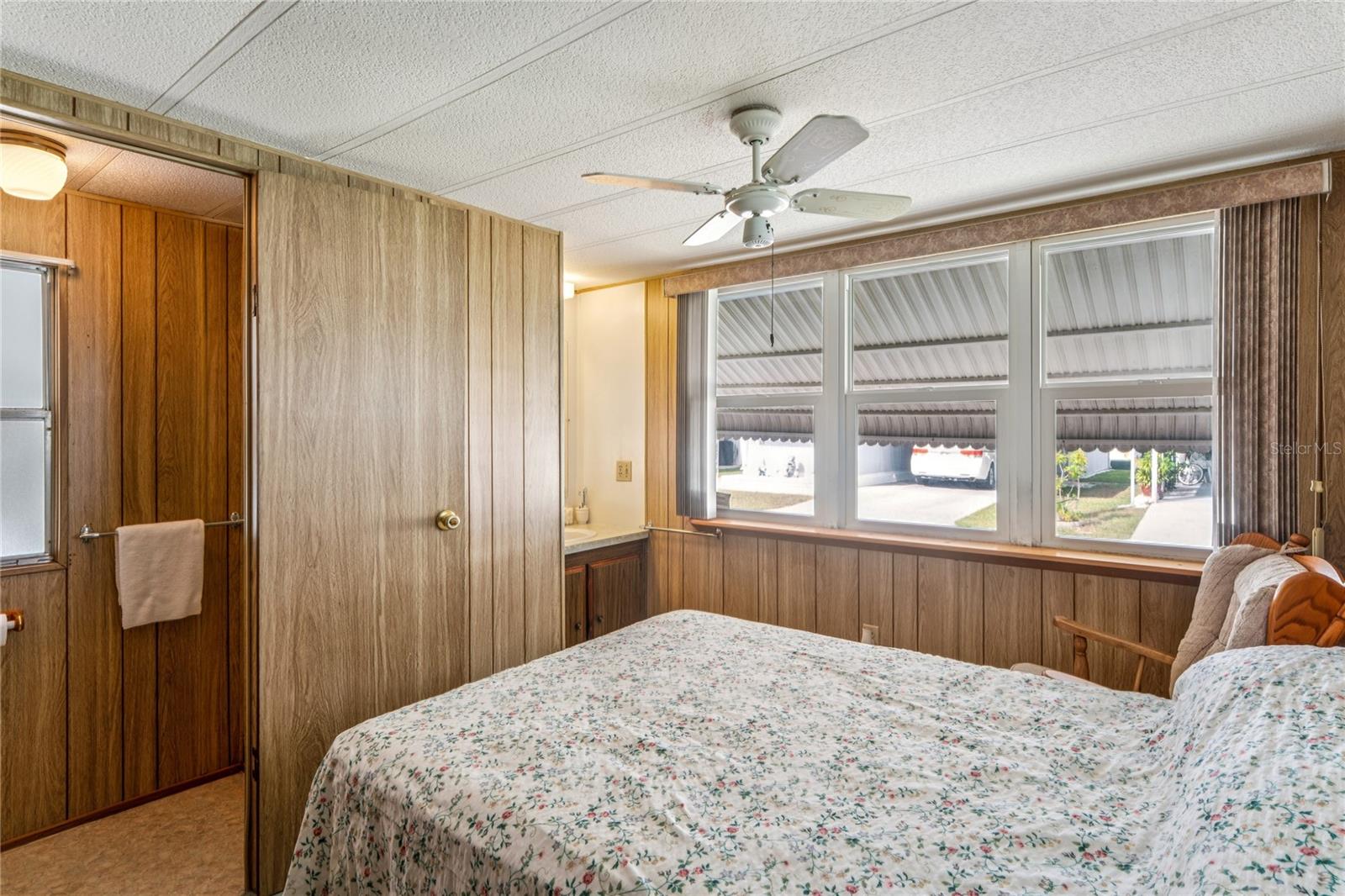 TB8454943 Property Photo