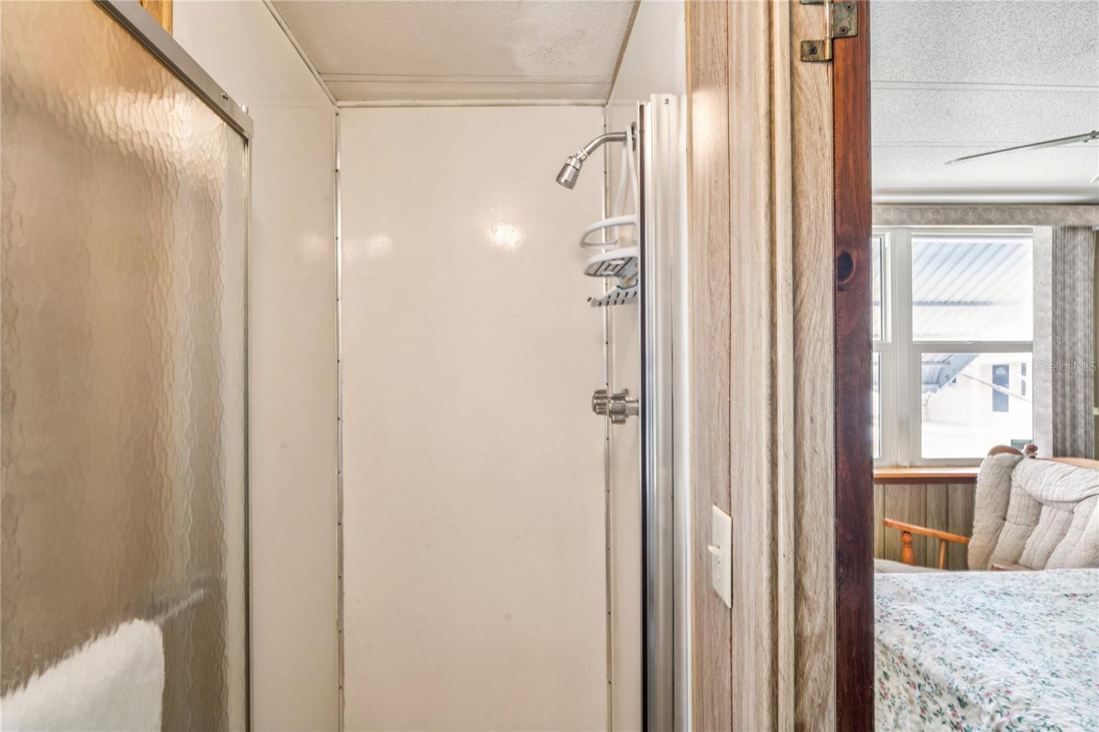 TB8454943 Property Photo