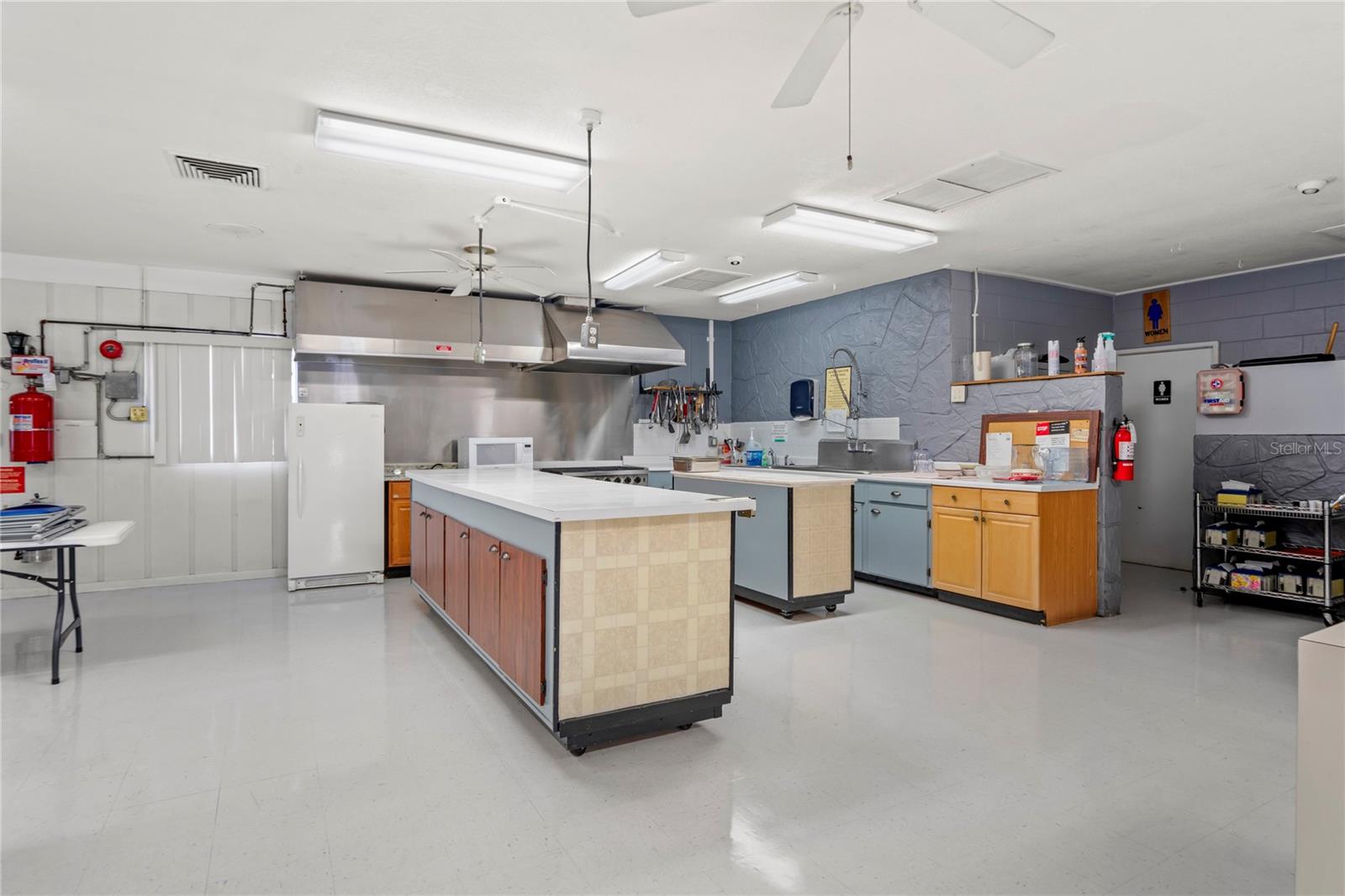 TB8454943 Property Photo