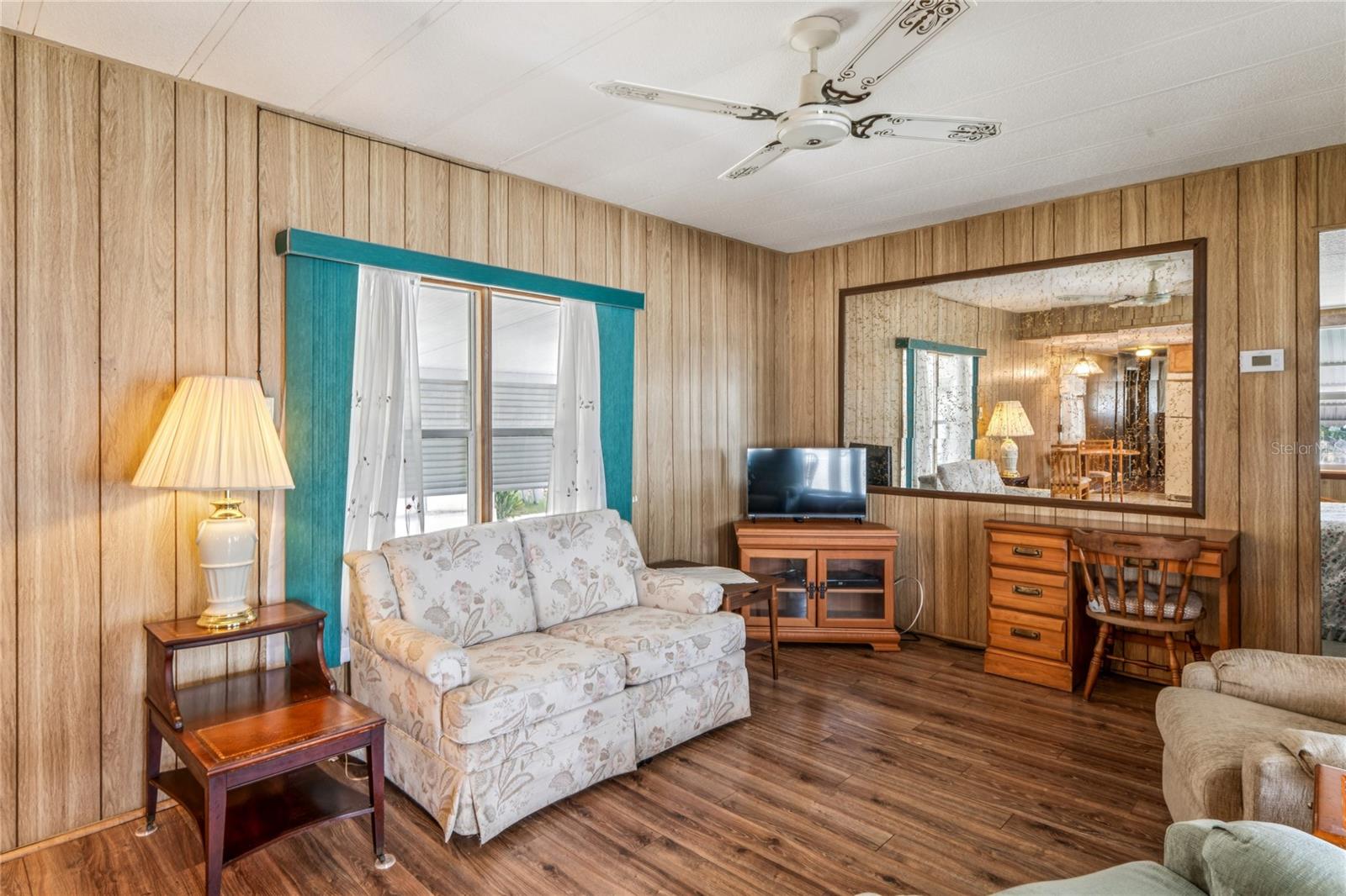 TB8454943 Property Photo