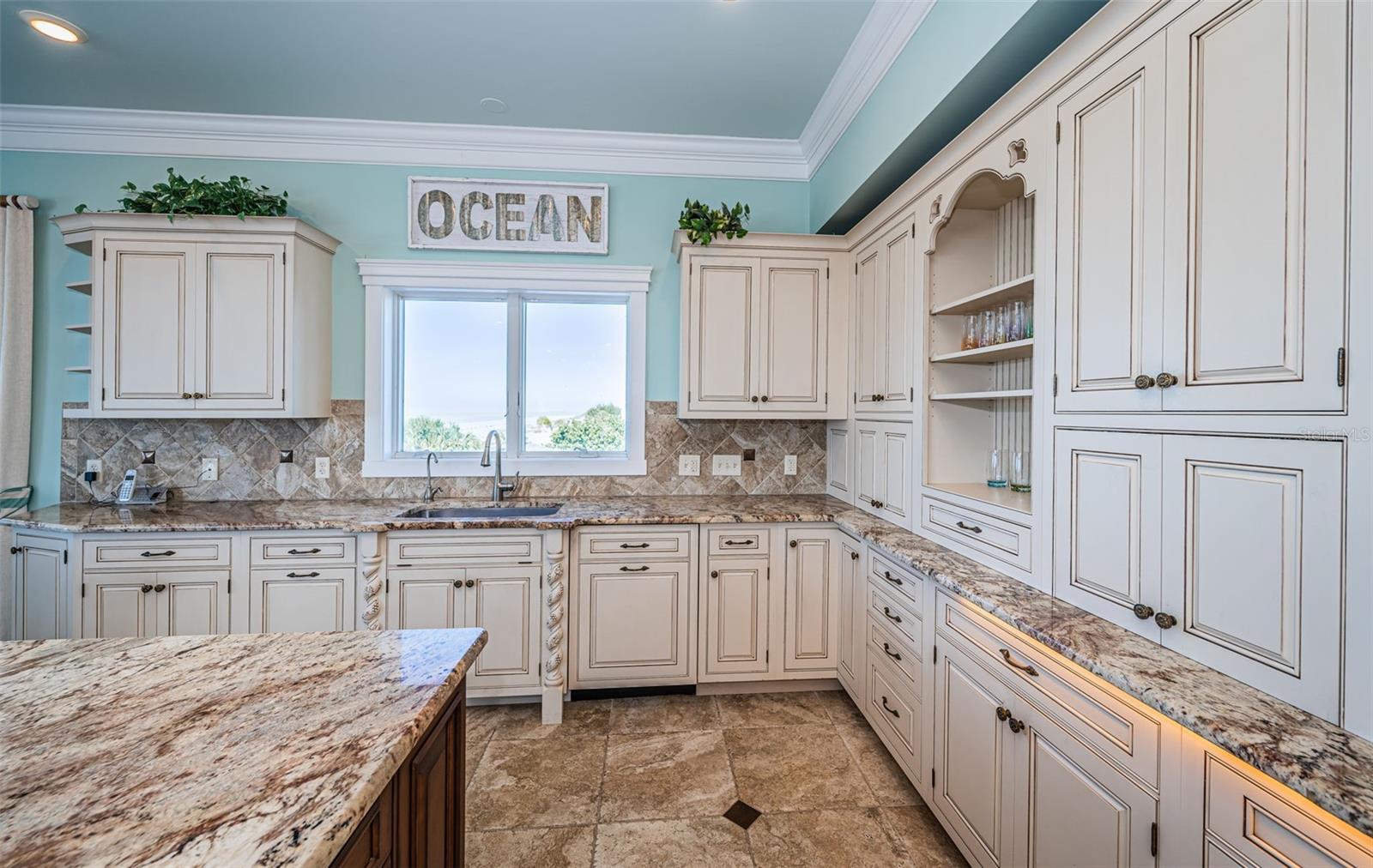 TB8454964 Property Photo