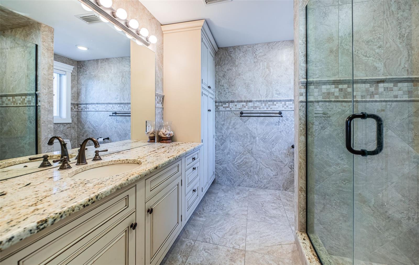 TB8454964 Property Photo