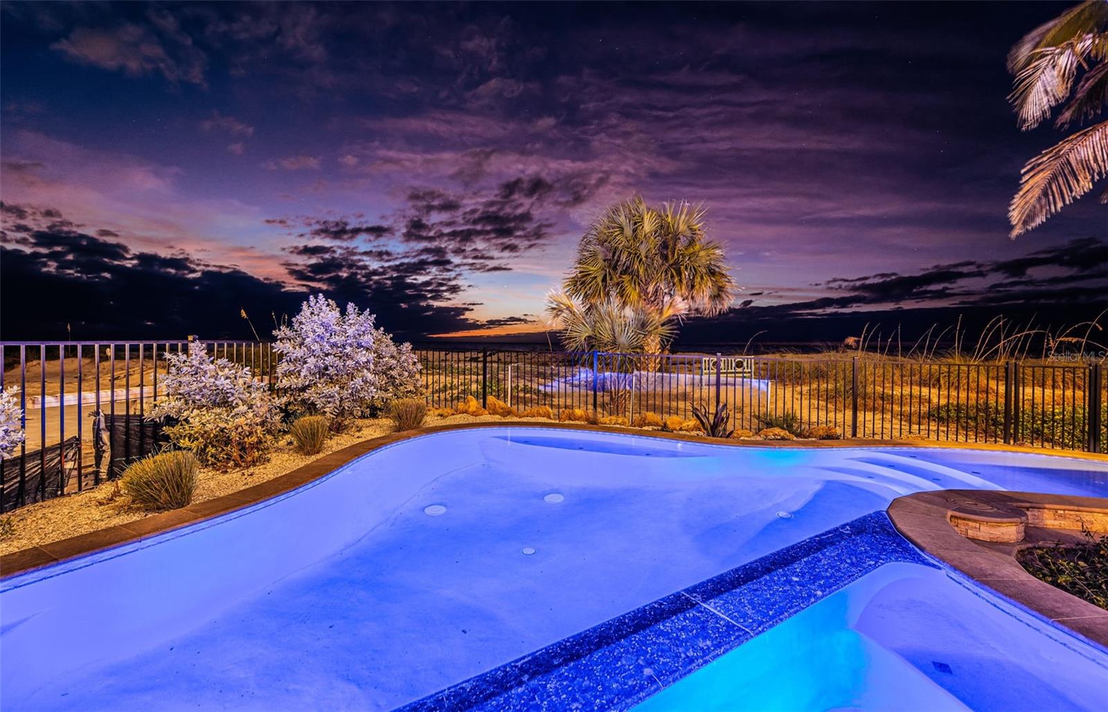 TB8454964 Property Photo