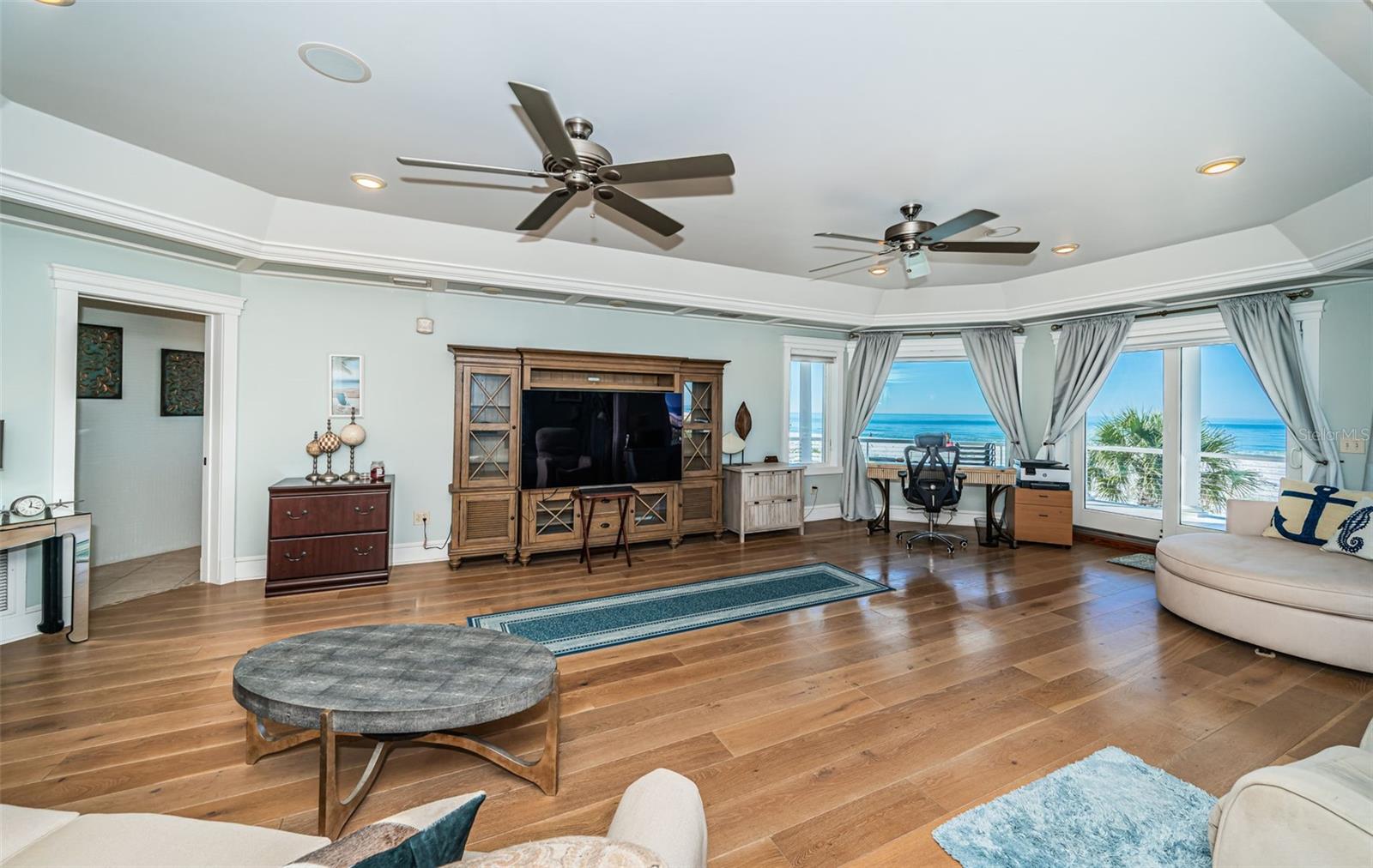 TB8454964 Property Photo