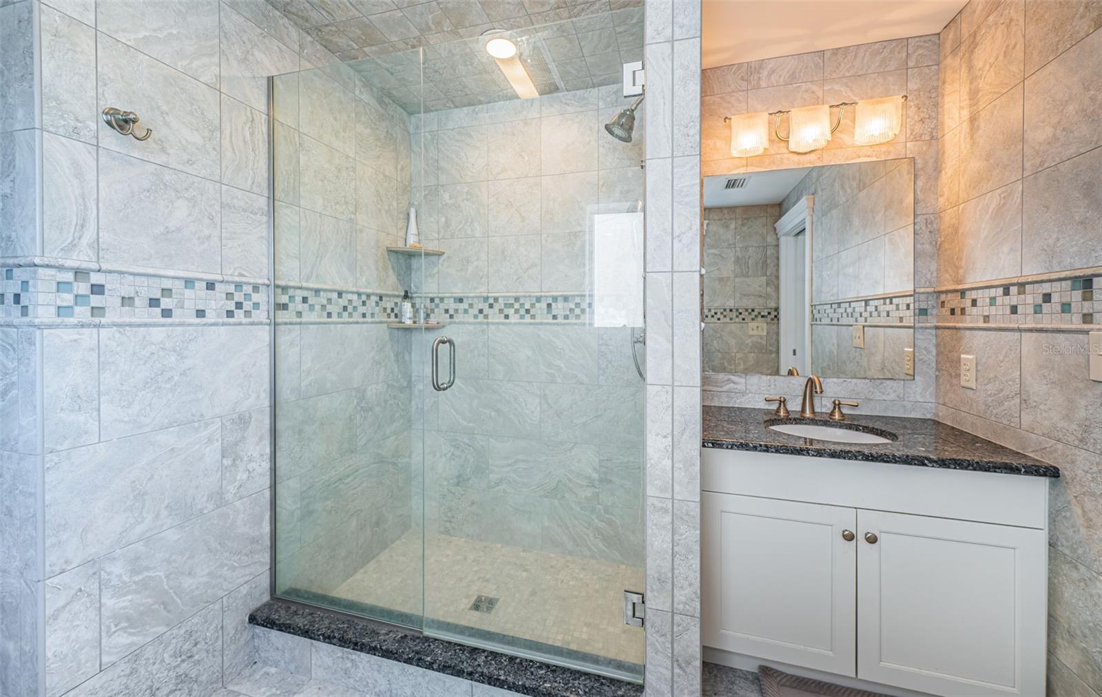 TB8454964 Property Photo