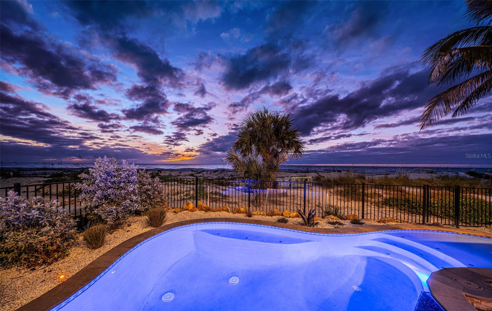 TB8454964 Property Photo