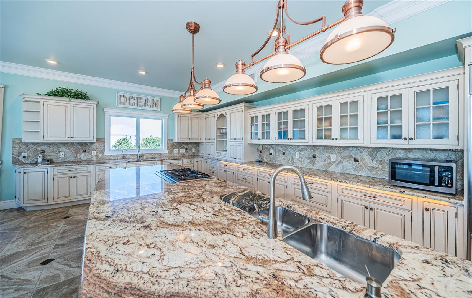 TB8454964 Property Photo