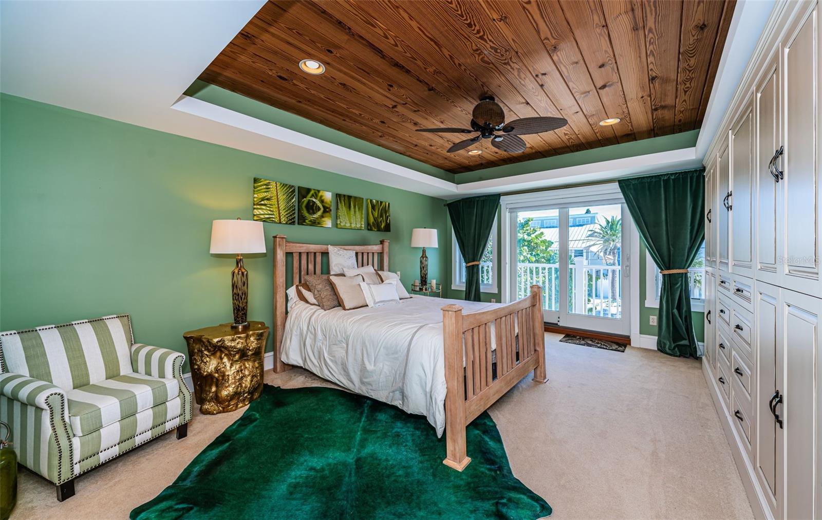 TB8454964 Property Photo