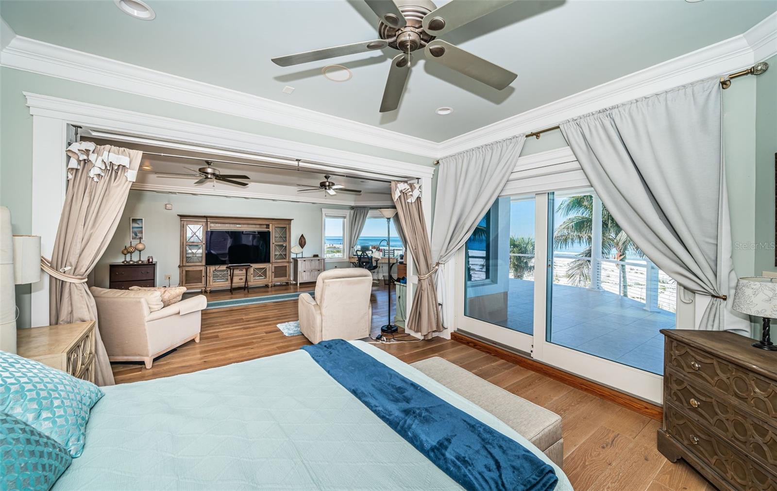 TB8454964 Property Photo