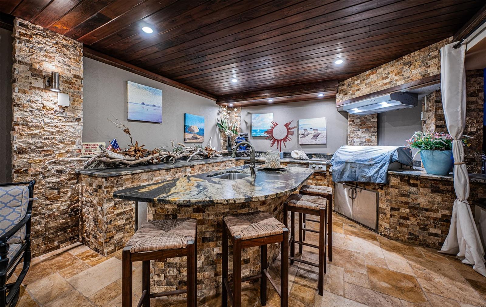 TB8454964 Property Photo