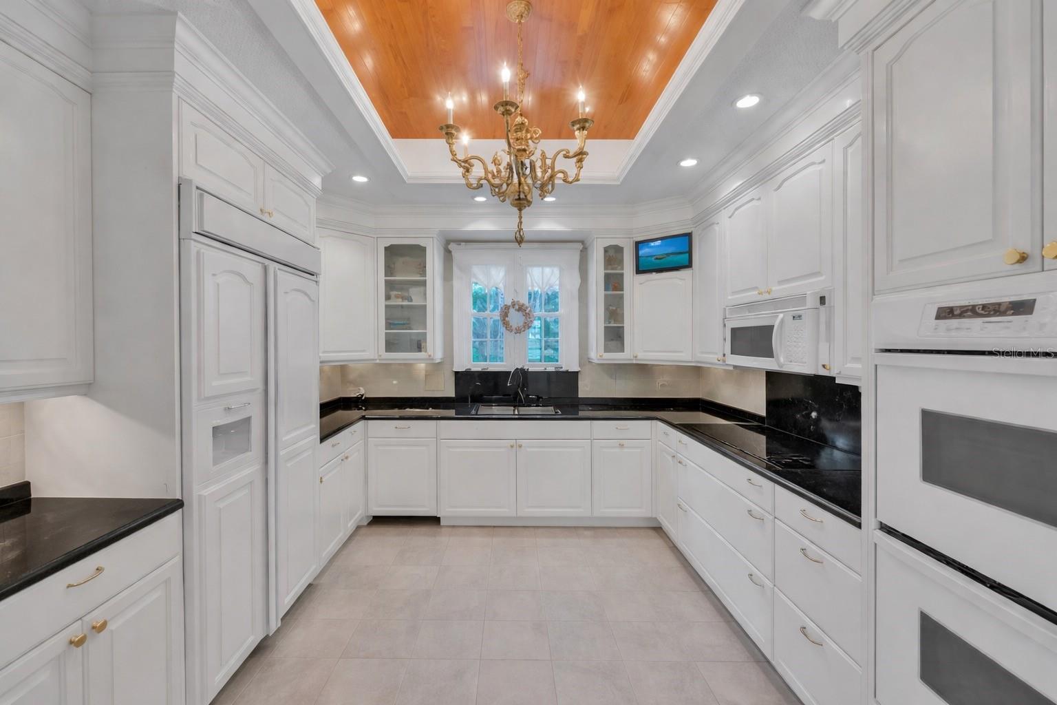 Virtually Edited, removal of countertop appliances/decor