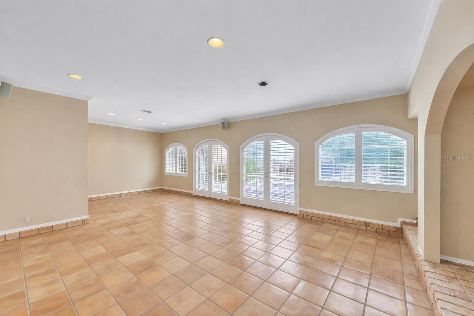 Virtually removed furniture/wall decor