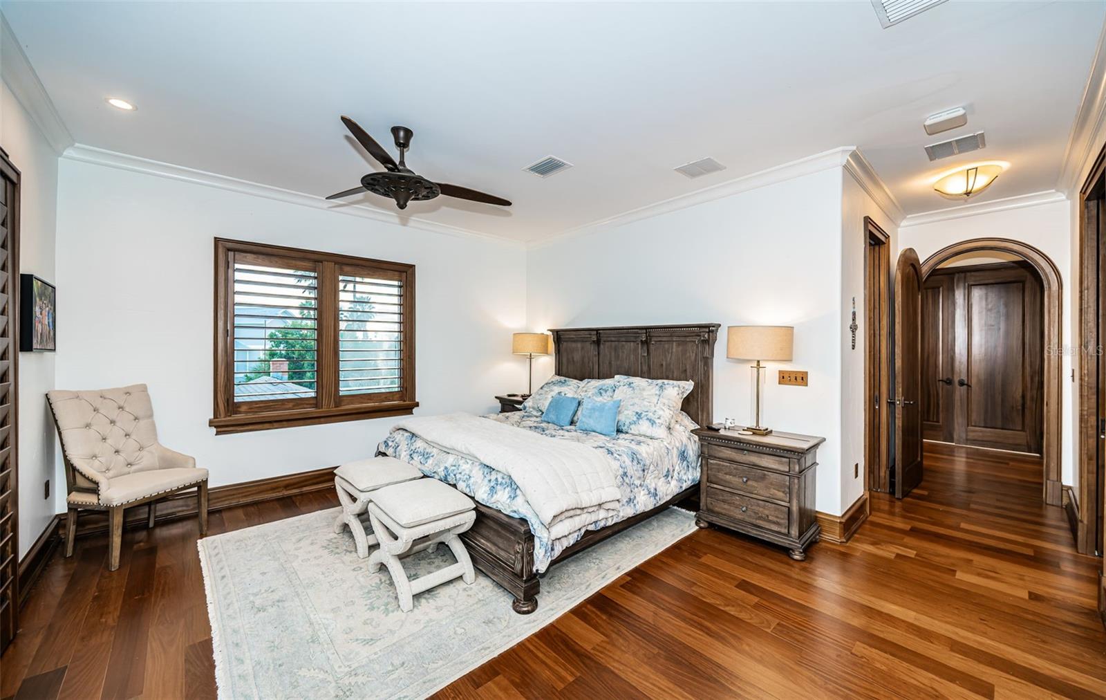 TB8454986 Property Photo