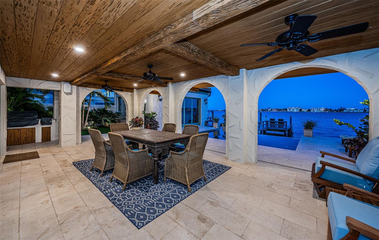 TB8454986 Property Photo