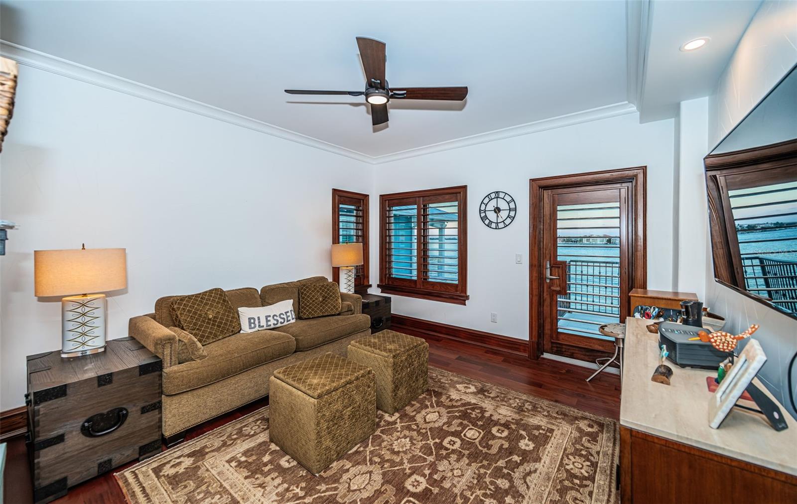 TB8454986 Property Photo