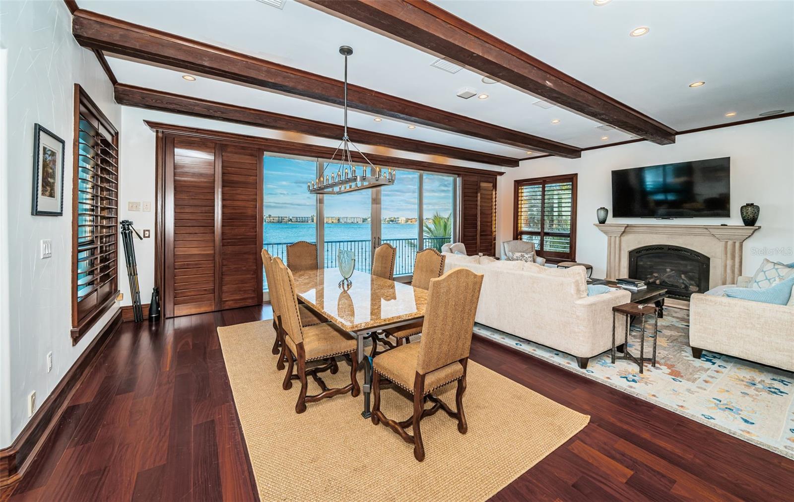 TB8454986 Property Photo