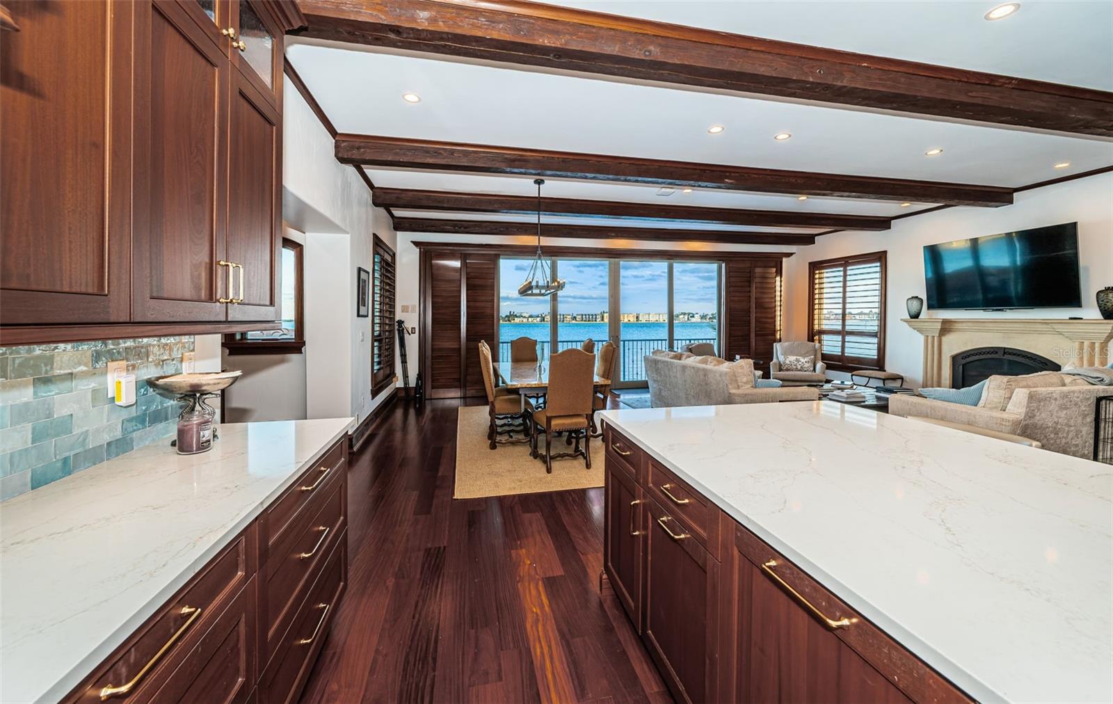 TB8454986 Property Photo