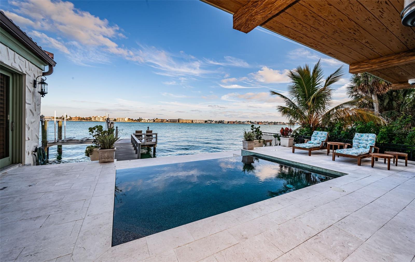 TB8454986 Property Photo