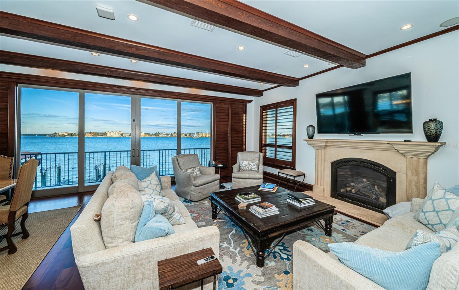 TB8454986 Property Photo