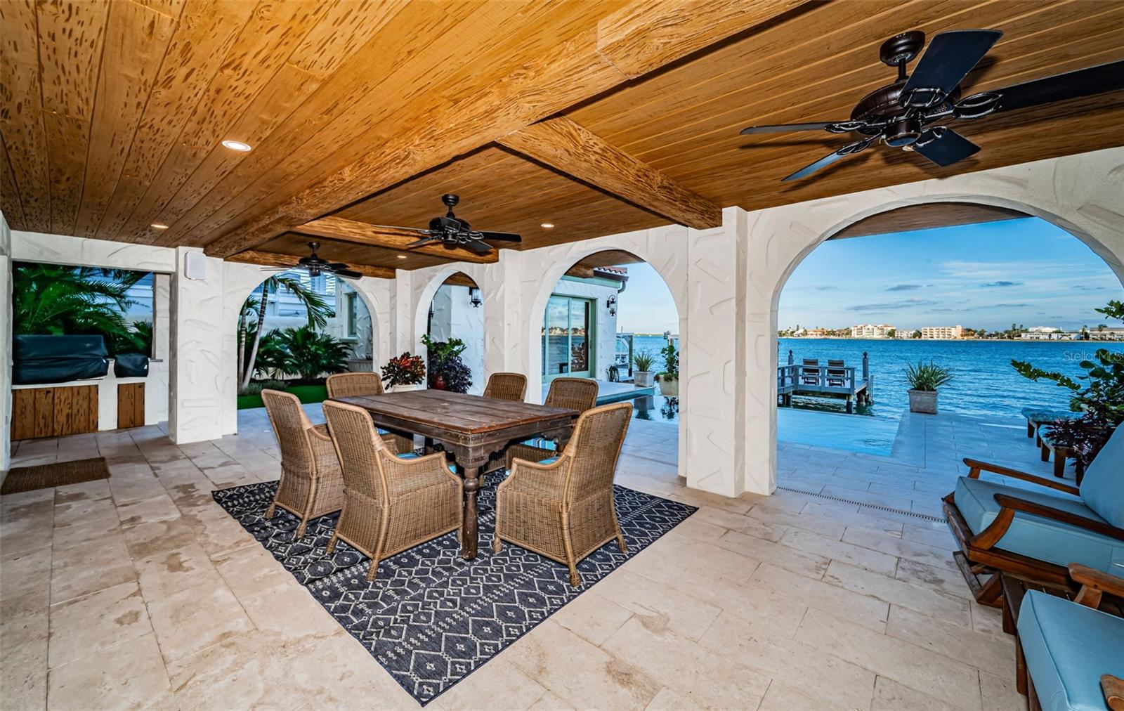 TB8454986 Property Photo