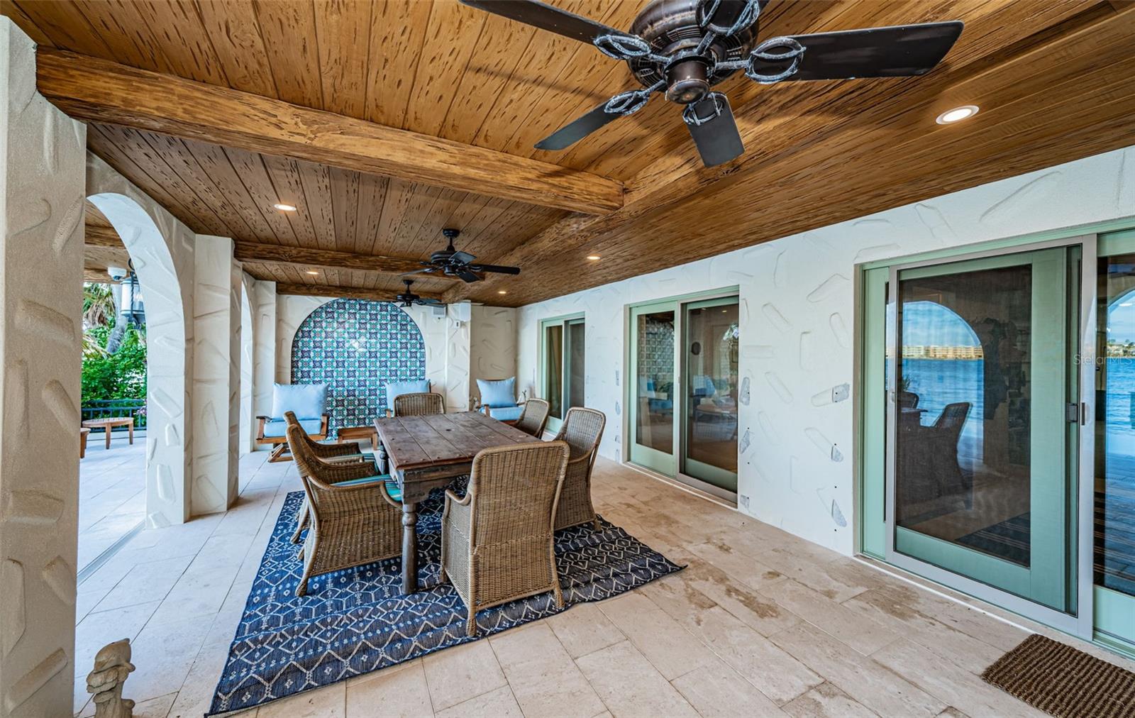 TB8454986 Property Photo