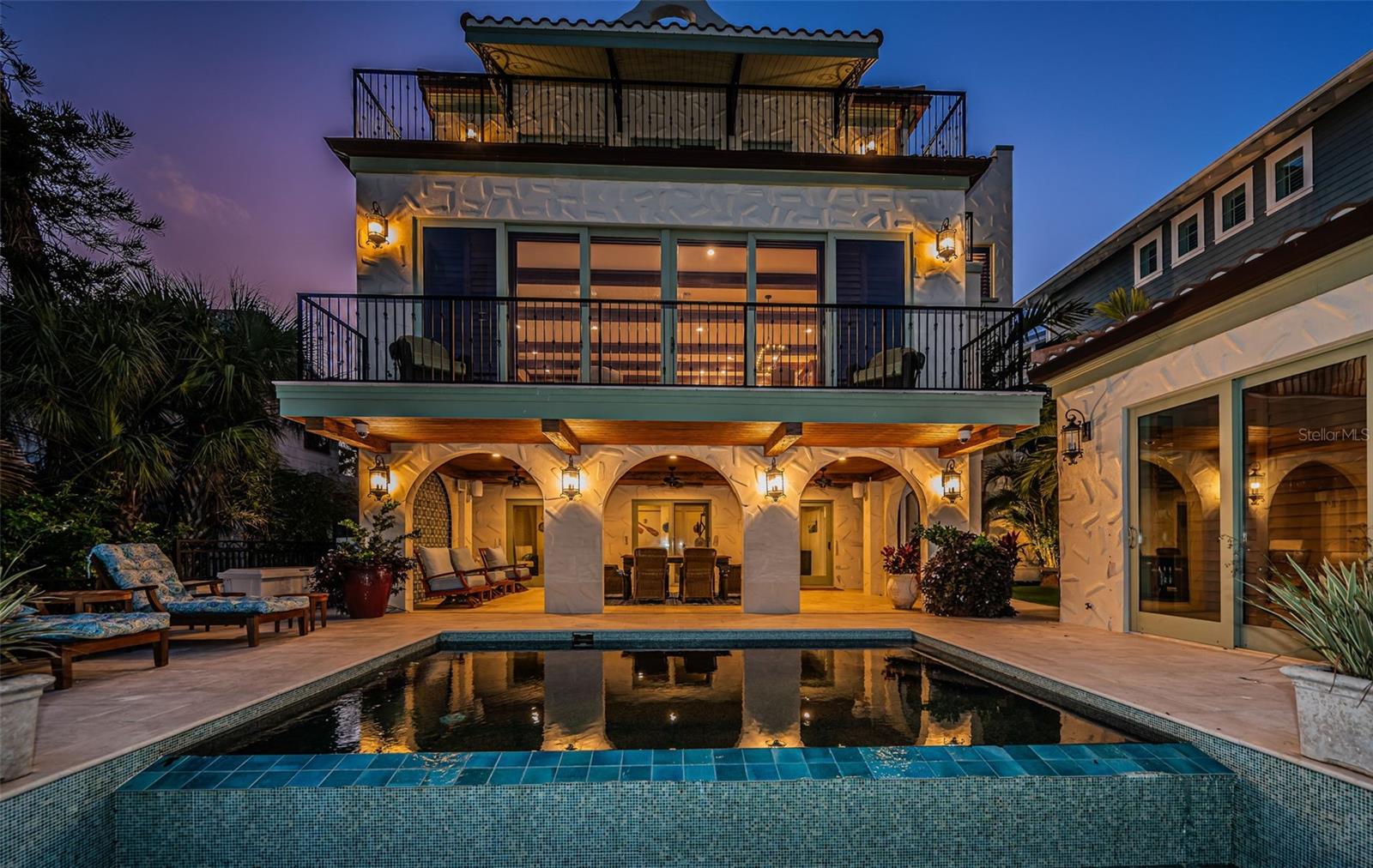 TB8454986 Property Photo