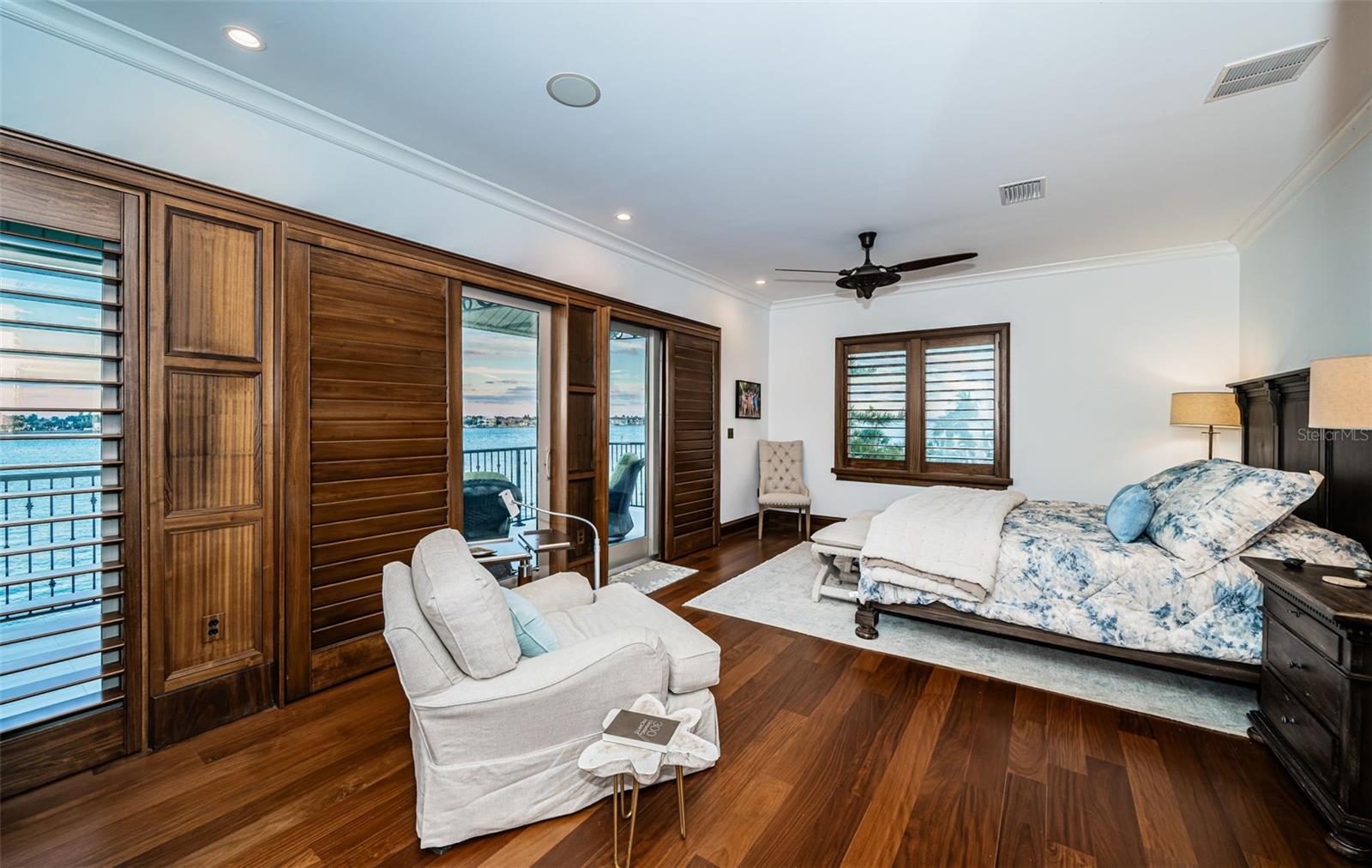 TB8454986 Property Photo